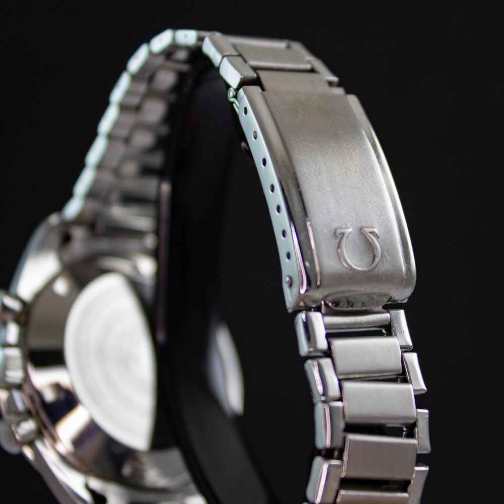 Watch Omega Speedmaster second-hand