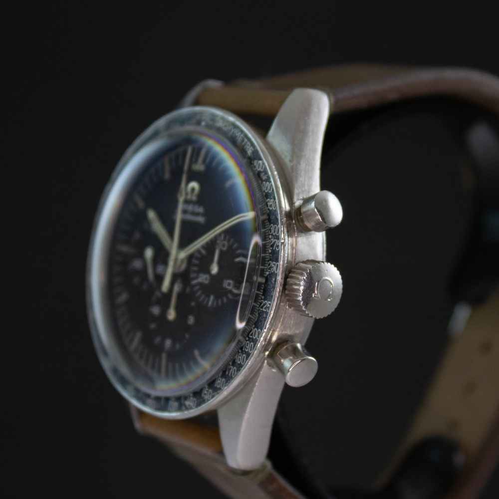 Watch Omega Speedmaster second-hand