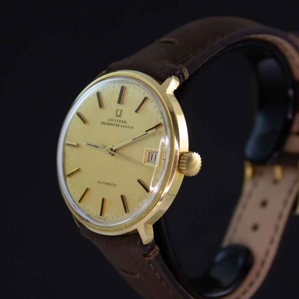 Watch Universal Geneve Polerouter Date second-hand