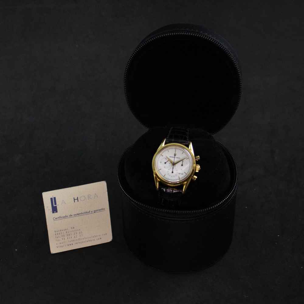 Watch Universal Geneve Compax 18k second-hand