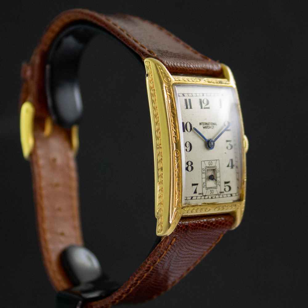 Watch IWC Classic Square 18k second-hand
