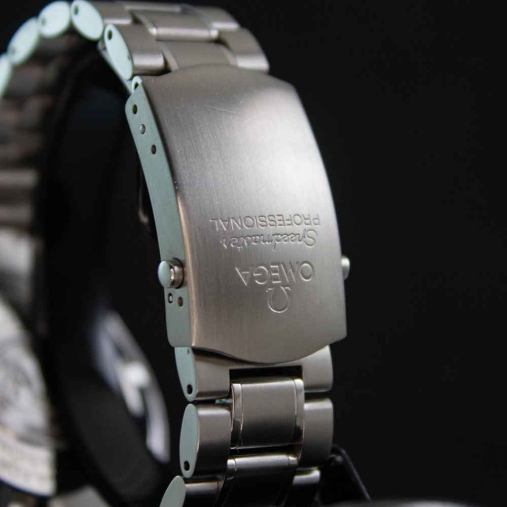 Watch Omega Speedmaster second-hand