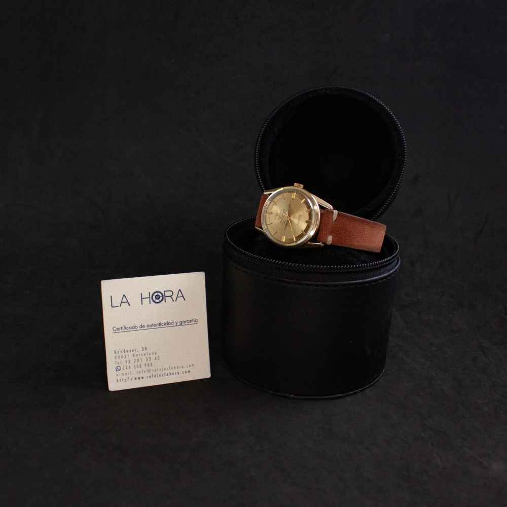 Watch Universal Geneve Polerouter second-hand