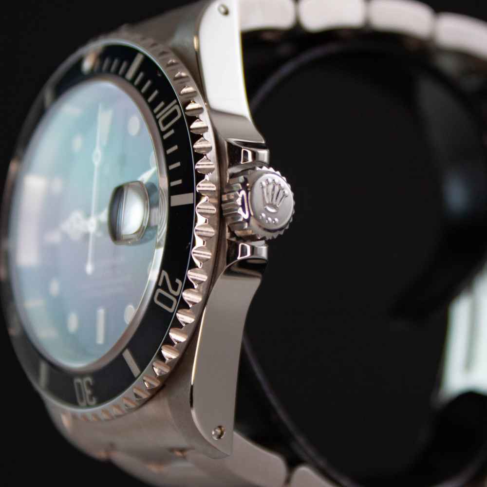 Watch Rolex Submariner Date second-hand